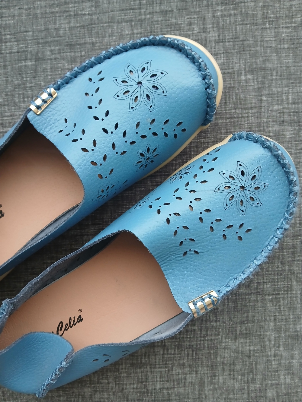 •VENUS CELIA• Blue Bloom Eyelet Slip-On Loafers